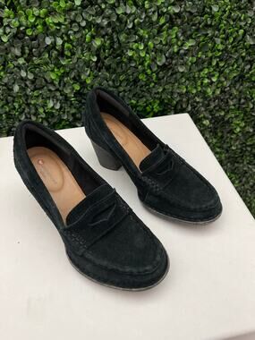 Unstructured by Clark Velvet Loafers Women’s Size 7